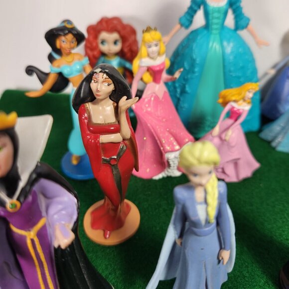 Disney Action Figures Lot 35 Princesses Frozen Cinderella Variety Cake Toppers - Picture 3 of 16